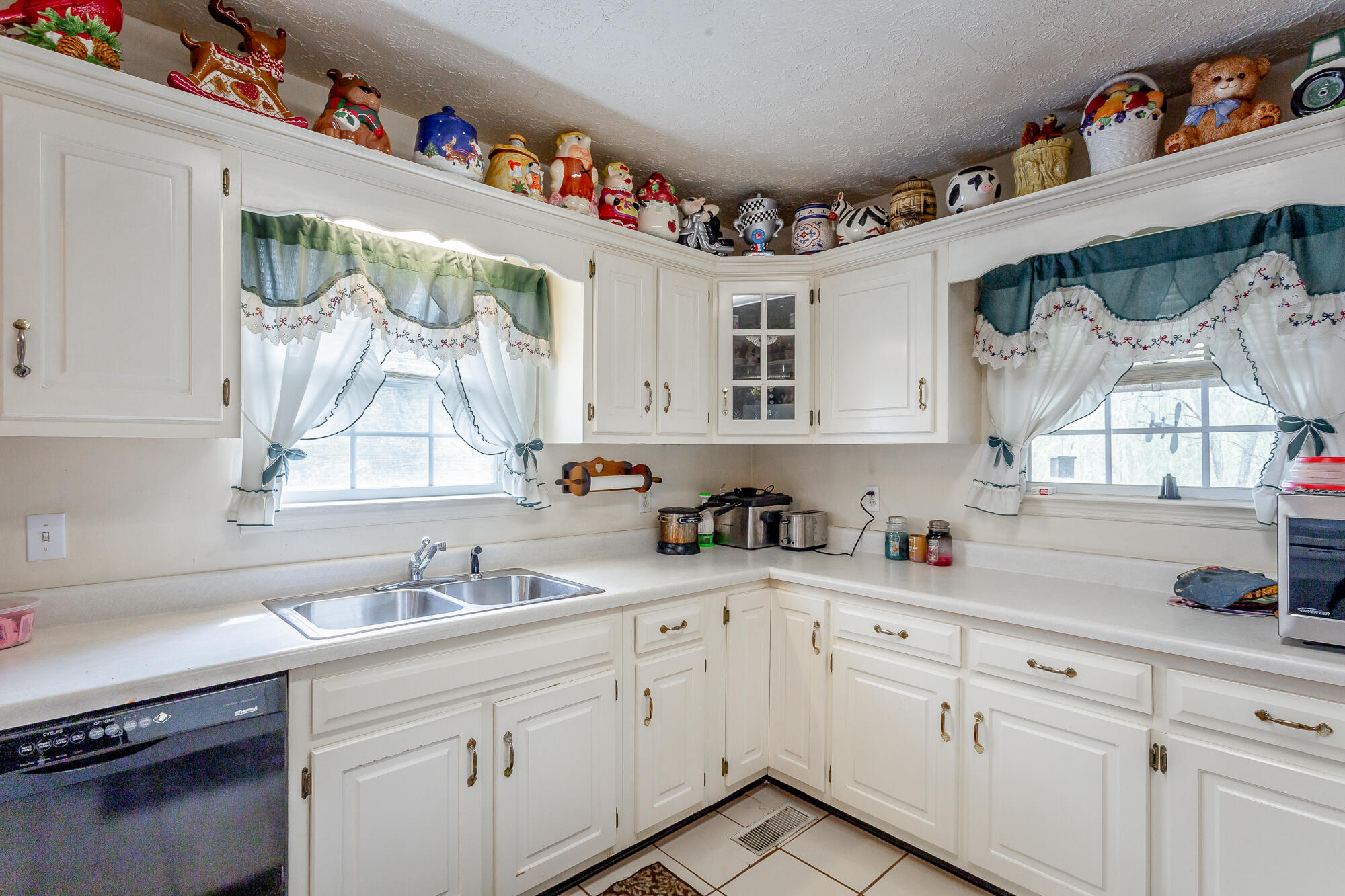 2730 Forest Road Chattanooga, TN 37406 - Photo 20 of 43 Kitchen