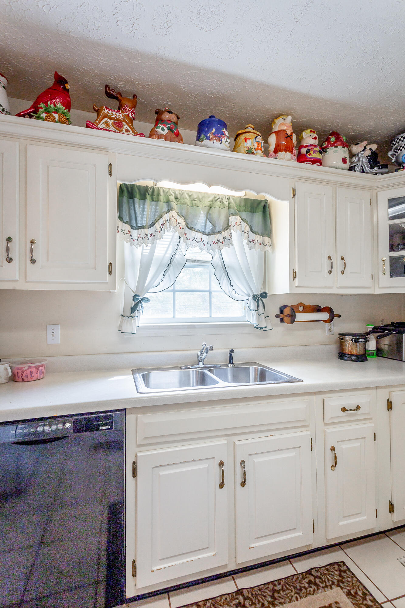 2730 Forest Road Chattanooga, TN 37406 - Photo 21 of 43 Kitchen