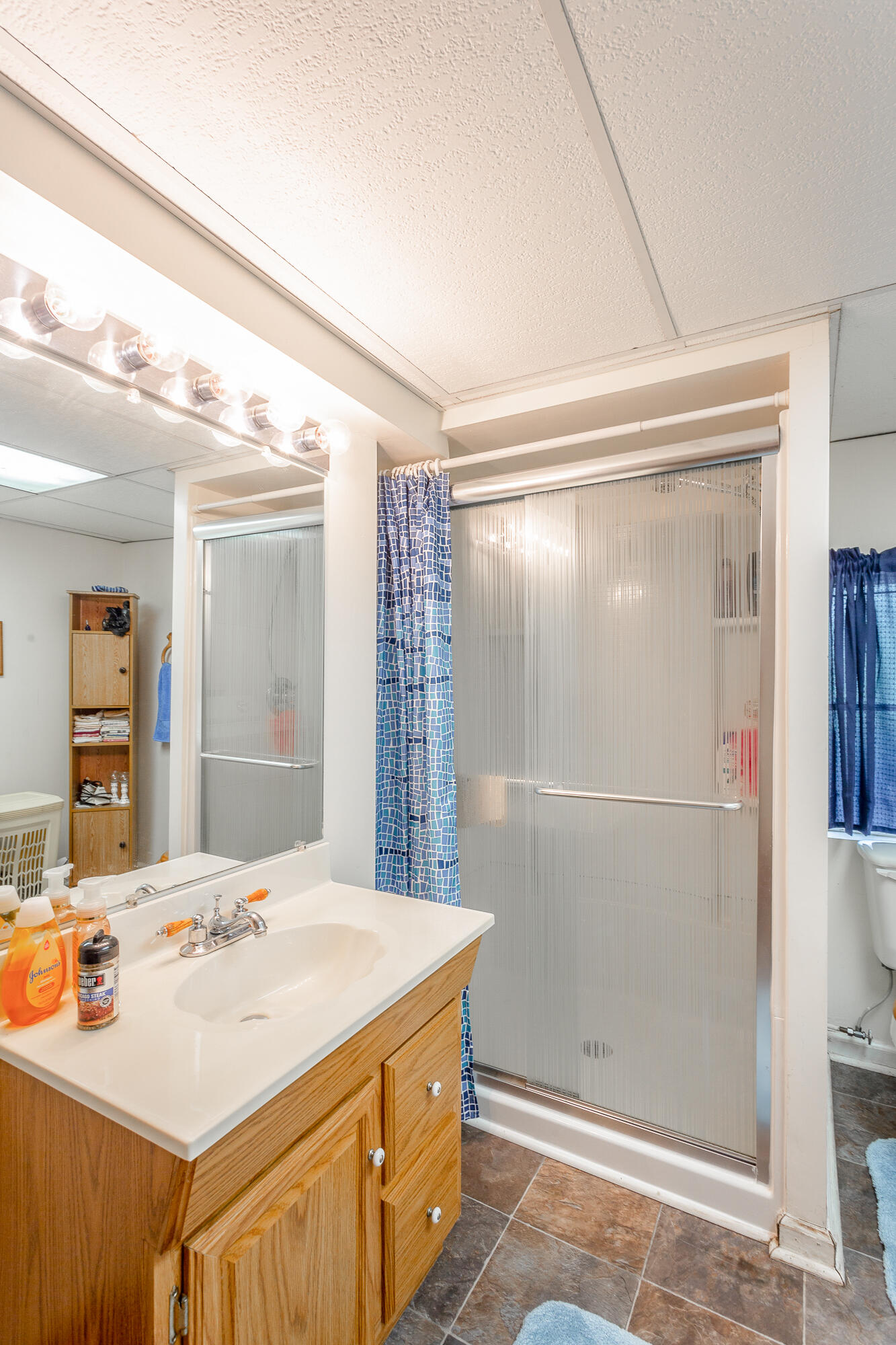 2730 Forest Road Chattanooga, TN 37406 - Photo 36 of 43 Basement Full Bath