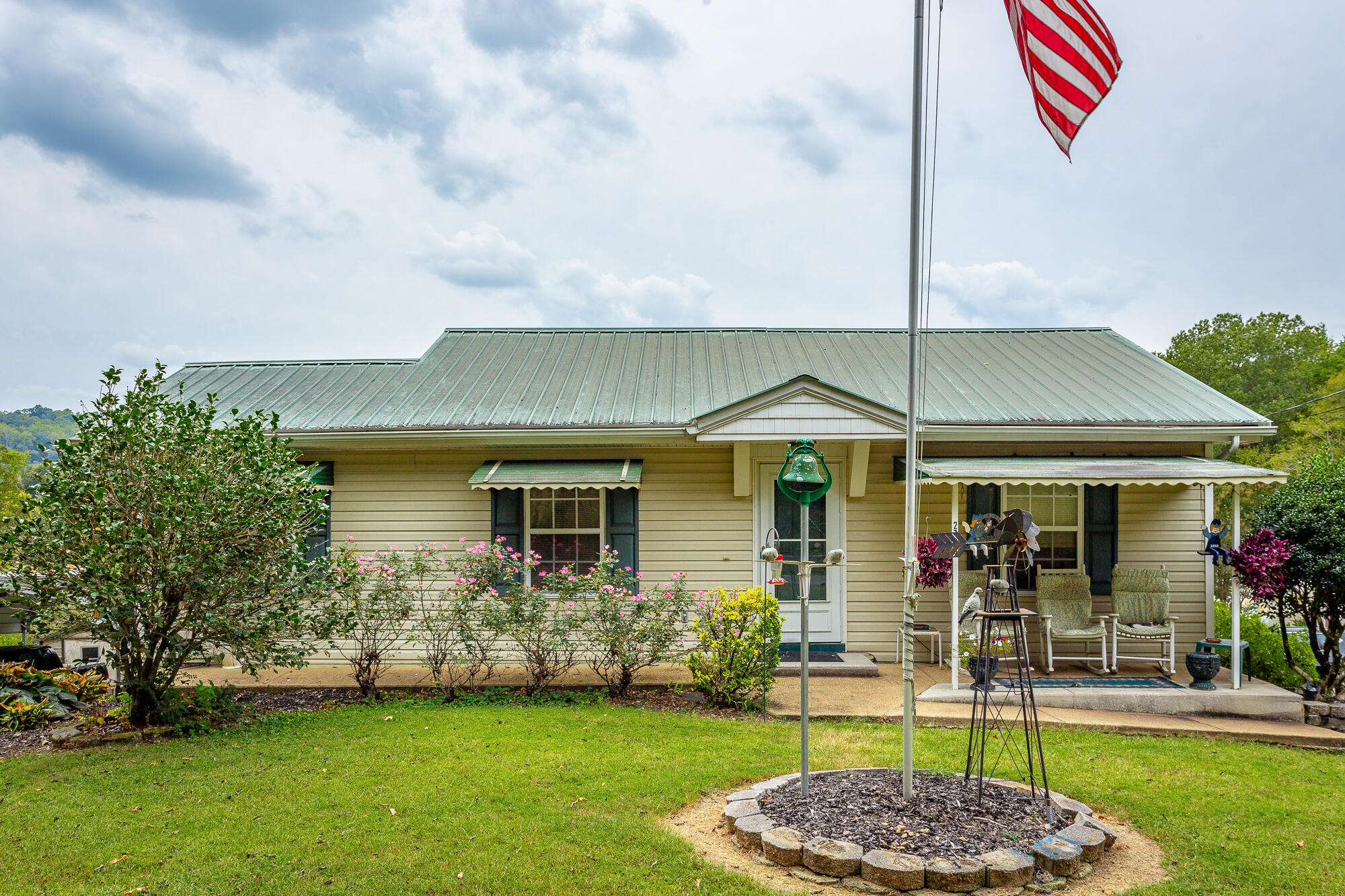 2730 Forest Road Chattanooga, TN 37406 - Photo 42 of 43 Front of Home