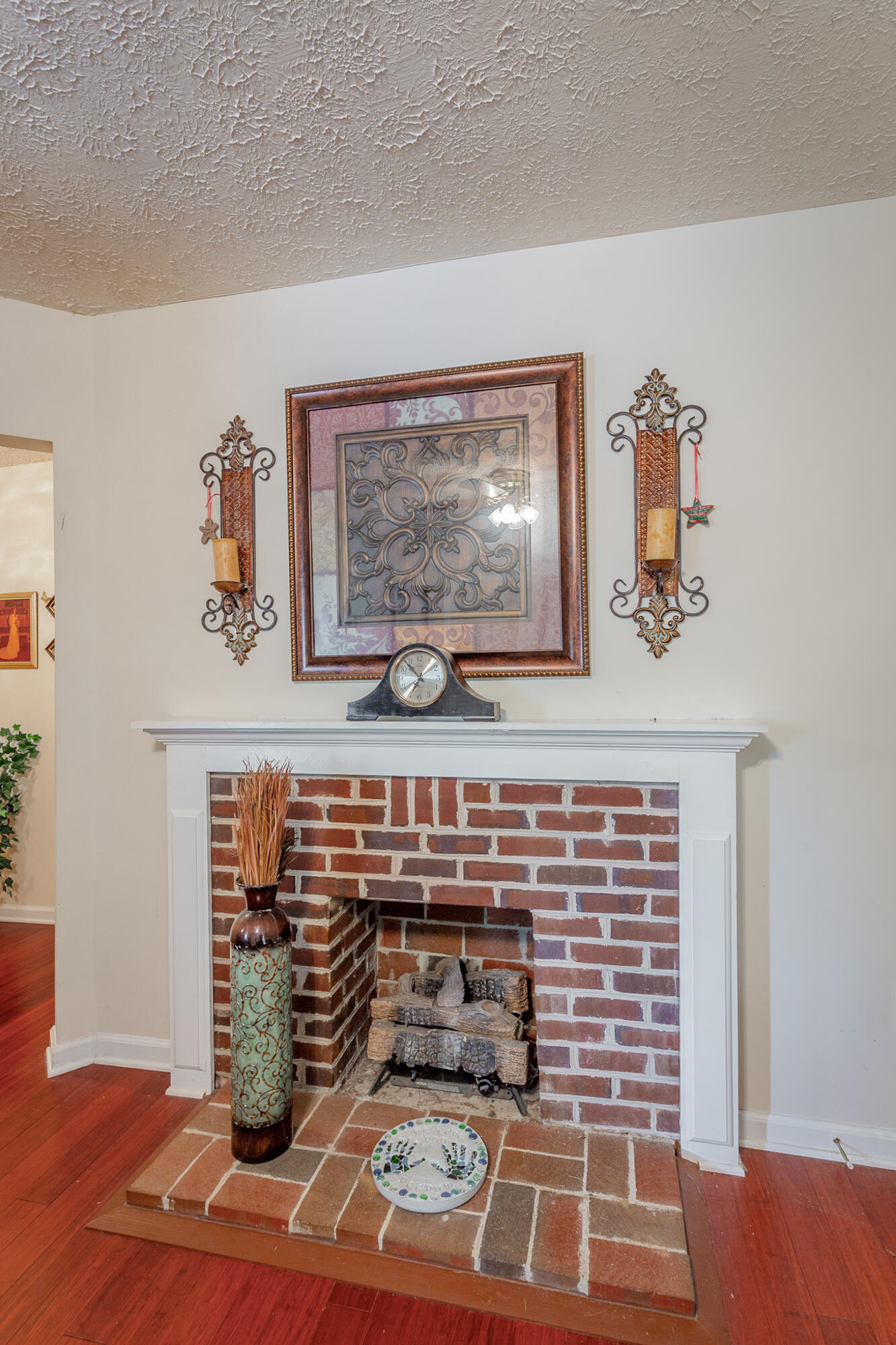 2730 Forest Road Chattanooga, TN 37406 - Photo 9 of 43 Living Room