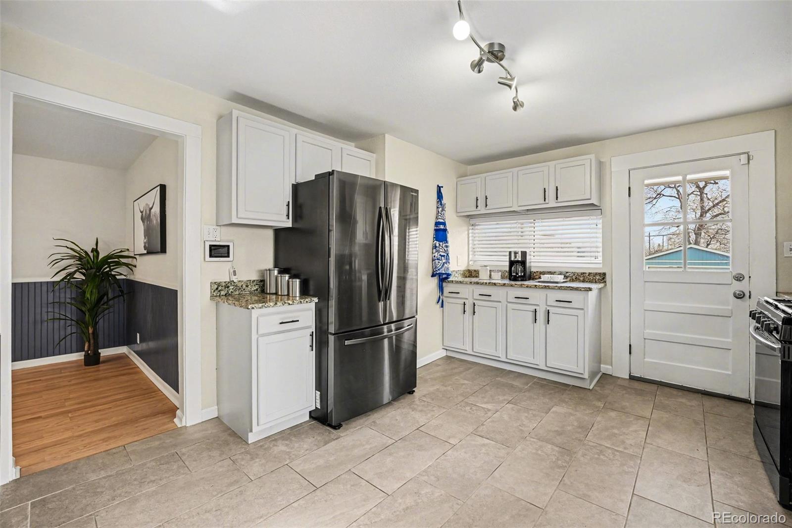 2582 Ingalls Street Edgewater, CO 80214 - Photo 3 of 21