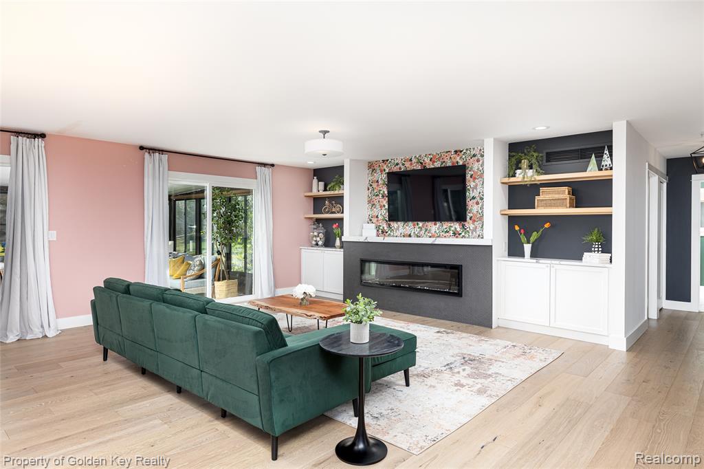 16042 Newburgh Road Livonia, MI 48154 - Photo 6 of 23 Gallery Image 6