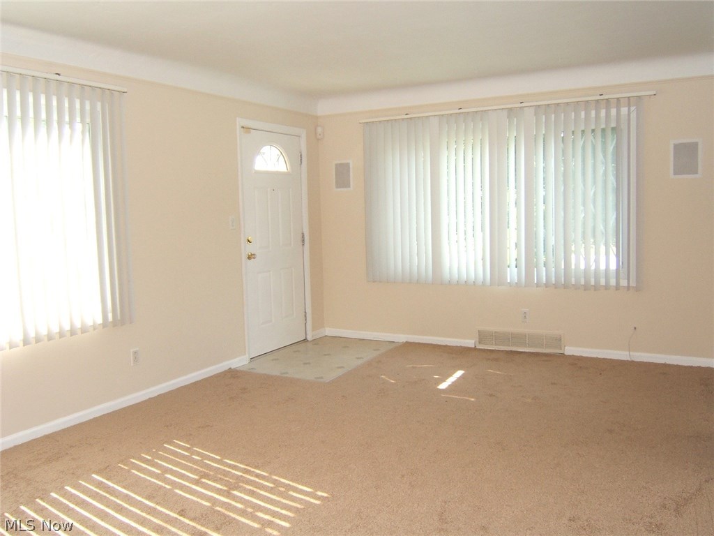 24304 Knickerbocker Road Bay Village, OH 44140 - Photo 4 of 28 Gallery Image 4