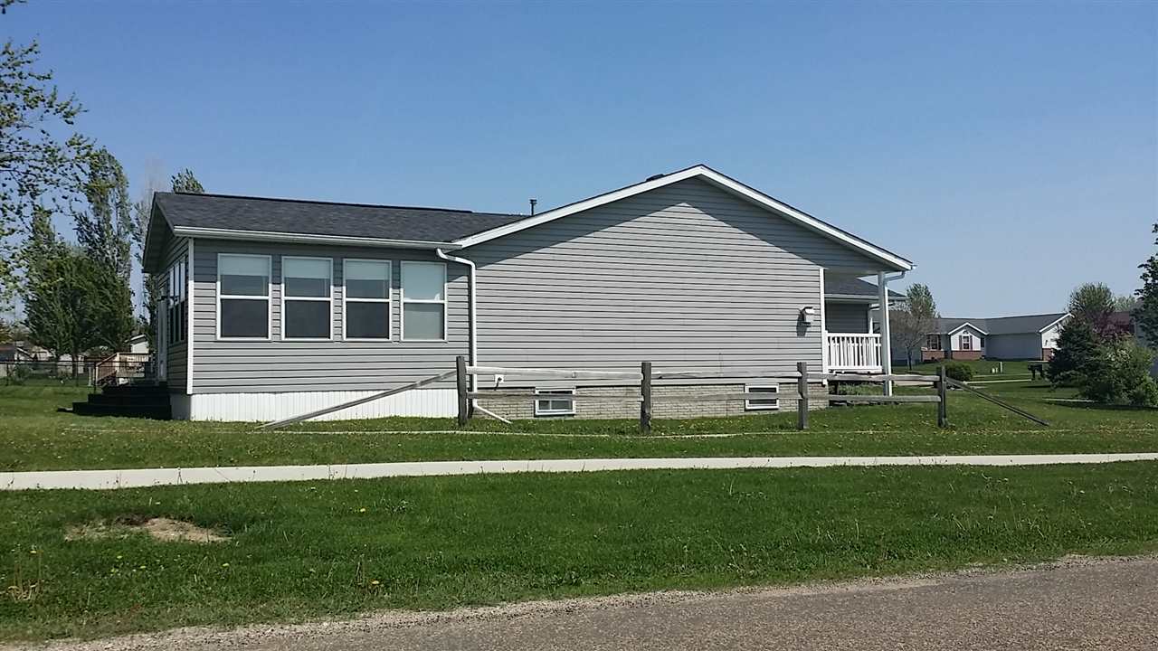 101 Rosedale Drive Center Point, IA 52213 - Photo 2 of 20 Gallery Image 2