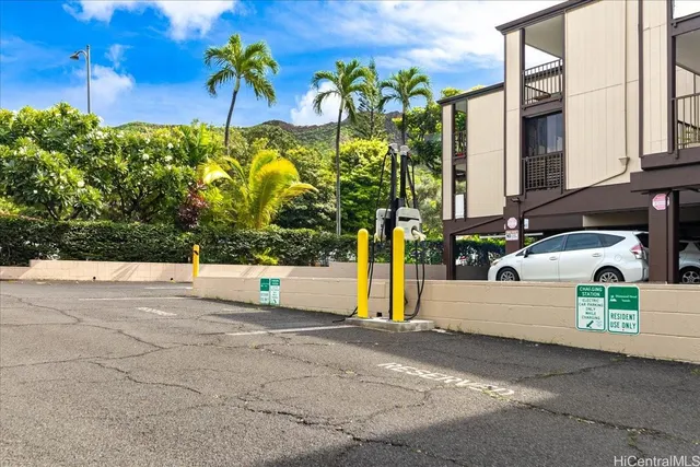 $585,000 | 3741 Kanaina Avenue, Unit 315, Honolulu, HI 96815