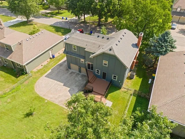 $420,000 | 7808 Long Avenue, Lenexa, KS 66216