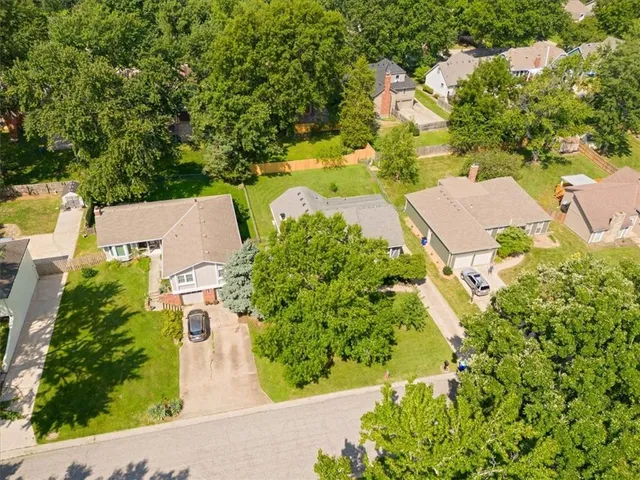 $420,000 | 7808 Long Avenue, Lenexa, KS 66216