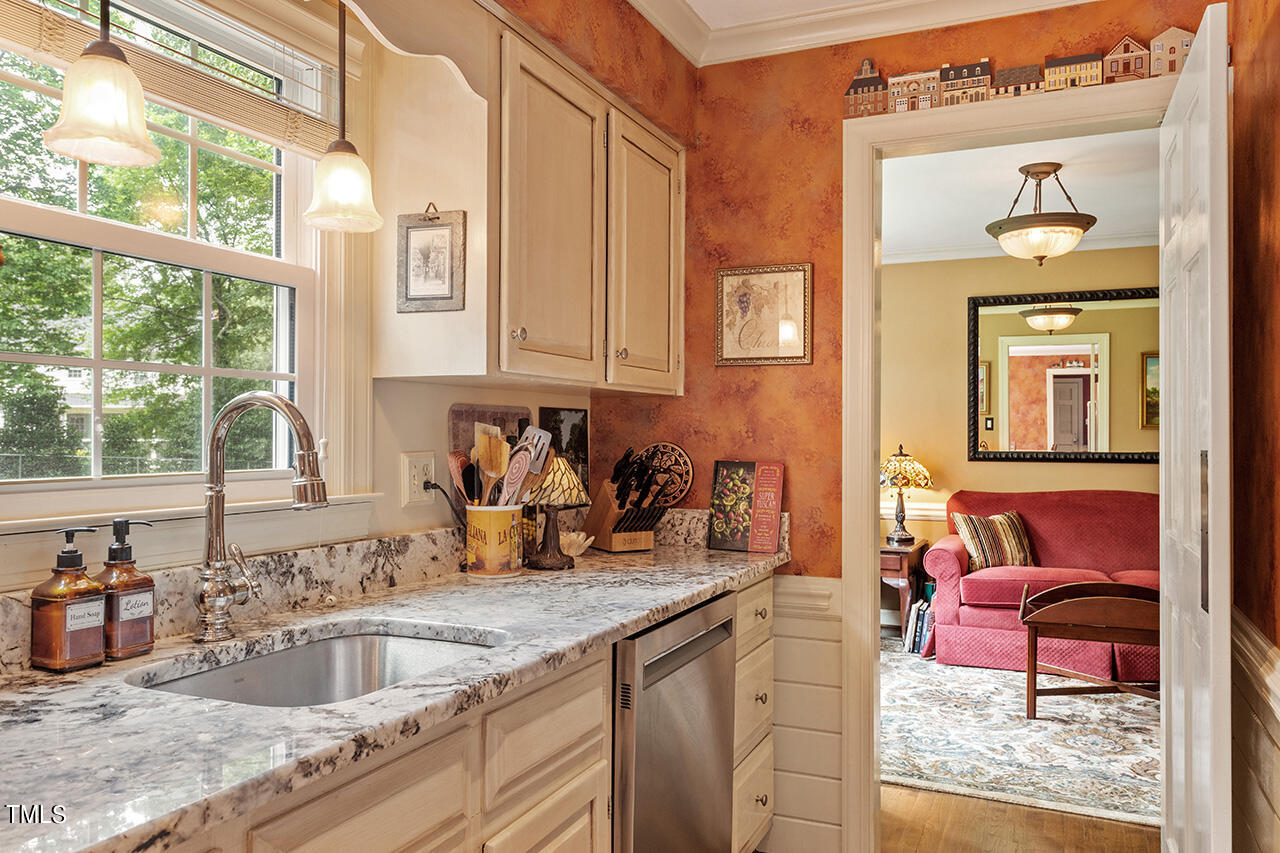 8625 Harbor Drive Raleigh, NC 27615 - Photo 11 of 42 Kitchen