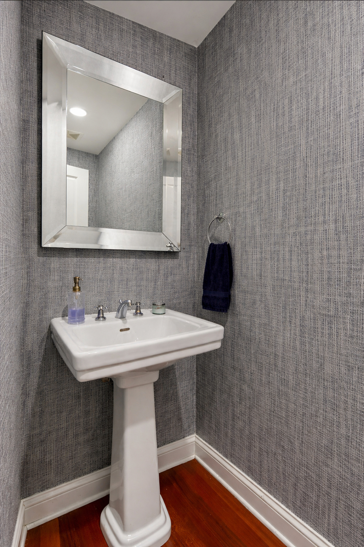 3709 North Wayne Avenue, Unit 1 Chicago, IL 60613 - Photo 16 of 37