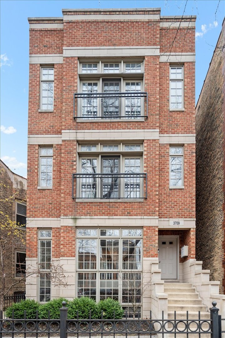 3709 North Wayne Avenue, Unit 1 Chicago, IL 60613 - Photo 2 of 37