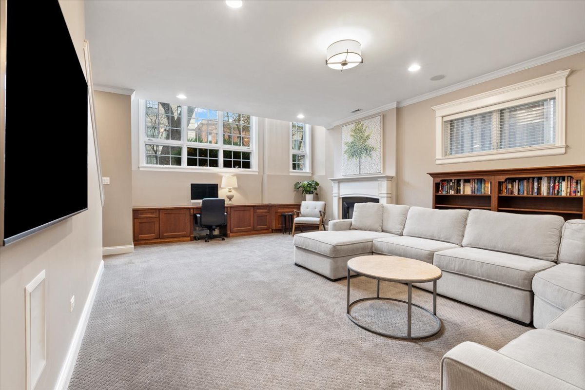 3709 North Wayne Avenue, Unit 1 Chicago, IL 60613 - Photo 28 of 37