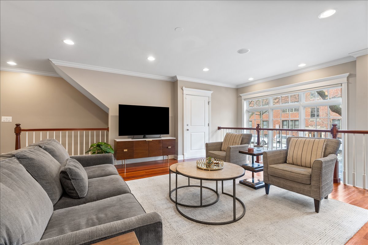 3709 North Wayne Avenue, Unit 1 Chicago, IL 60613 - Photo 7 of 37