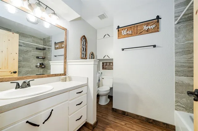 $325,000 | 220 County Road 3324, Emory, TX 75440