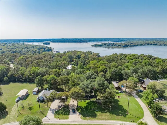 $325,000 | 220 County Road 3324, Emory, TX 75440