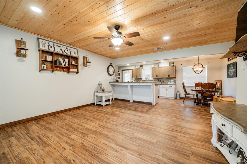 220 County Road 3324 Emory, TX 75440 - Photo 4 of 31