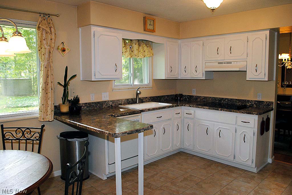 37454 Hunters Ridge Solon, OH 44139 - Photo 5 of 24 Gallery Image 5