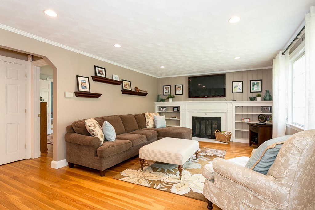 175 Richdale Road Needham, MA 02494 - Photo 4 of 23