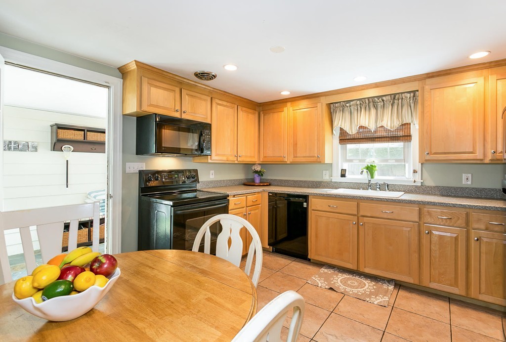 175 Richdale Road Needham, MA 02494 - Photo 6 of 23