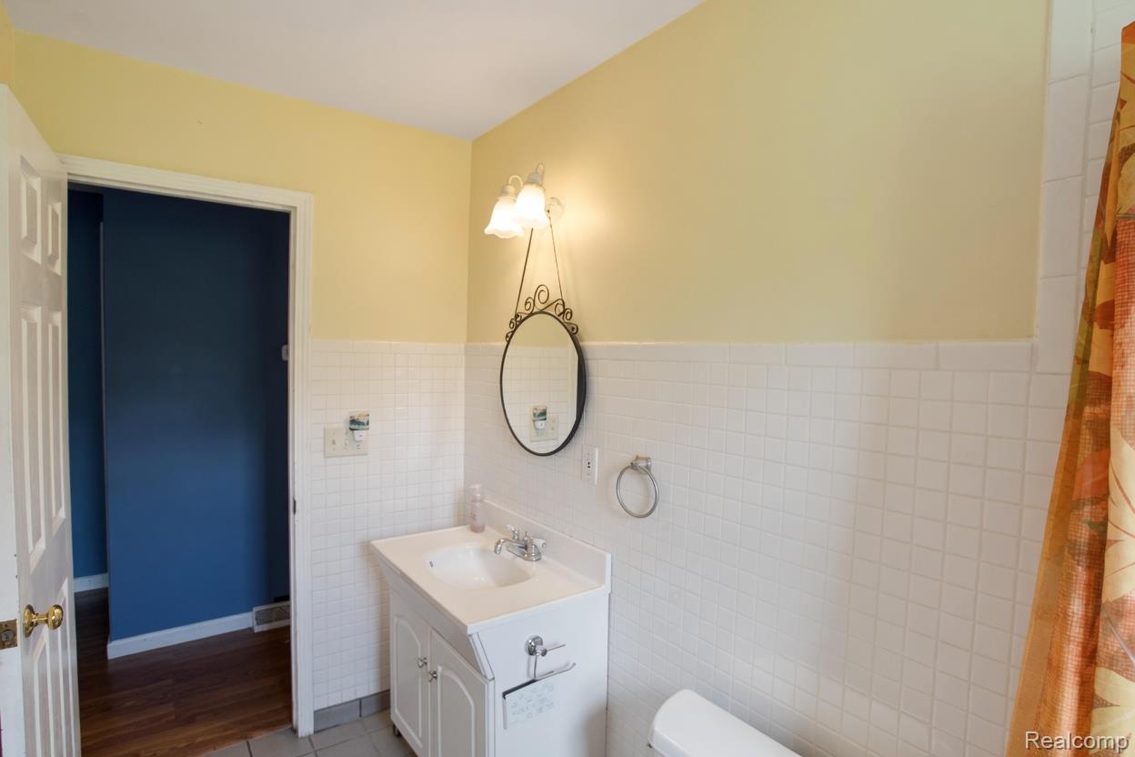 8040 Smith Road Gaines, MI 48436 - Photo 30 of 30 Bathroom