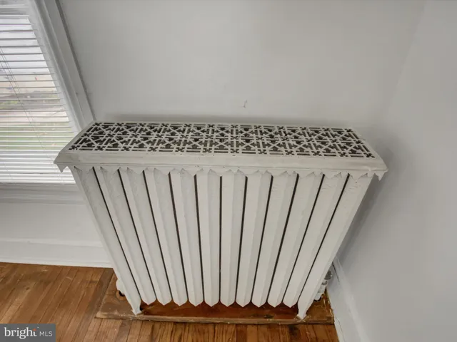 a view of a tennis court