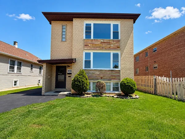 $2,200 | 6029 South Keating Avenue, Unit 2, Chicago, IL 60629