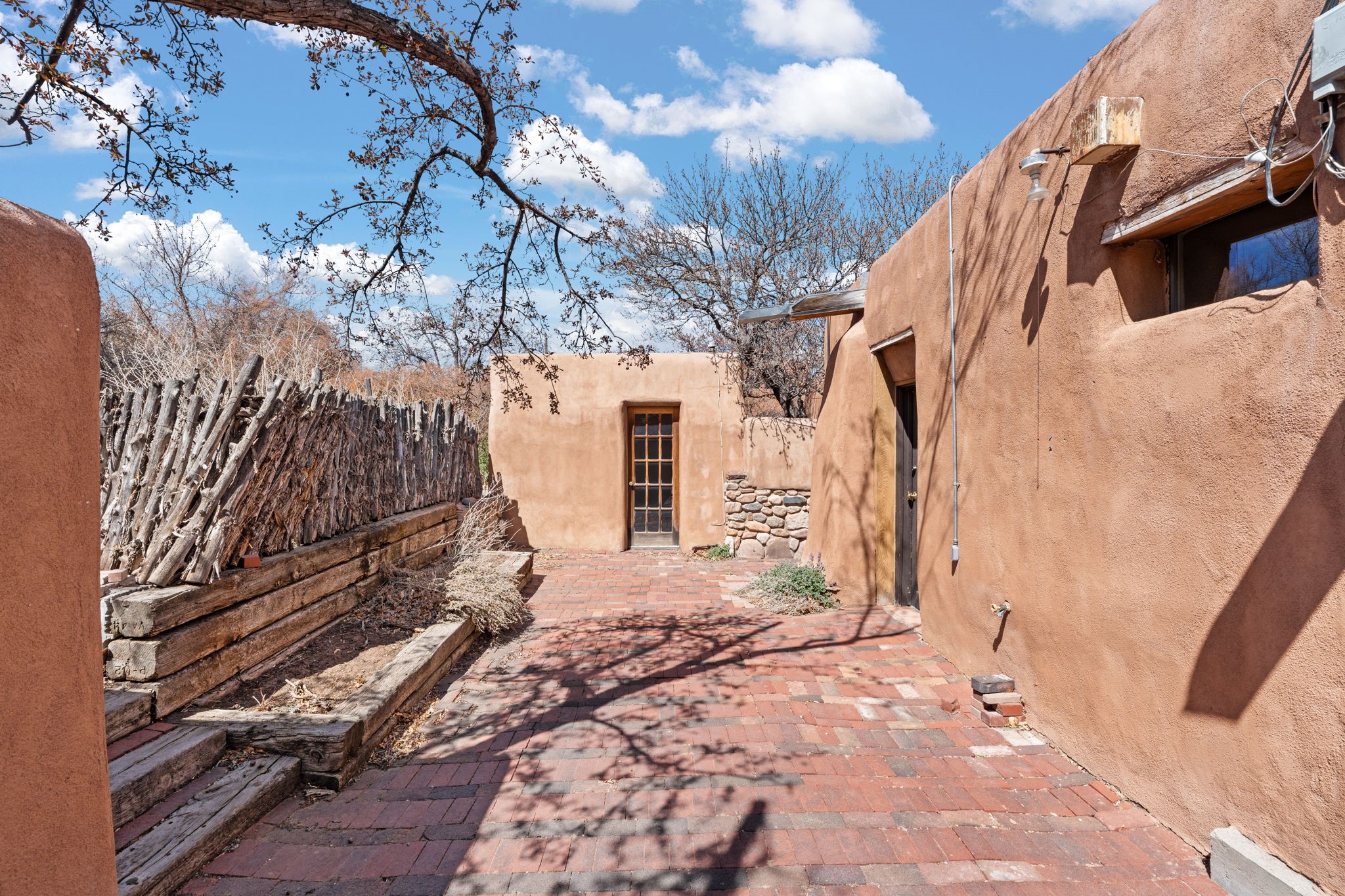 634 Canyon Road Santa Fe, NM 87501 - Photo 19 of 53