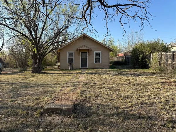 $119,999 | 718 East Oliver Street, Stamford, TX 79553