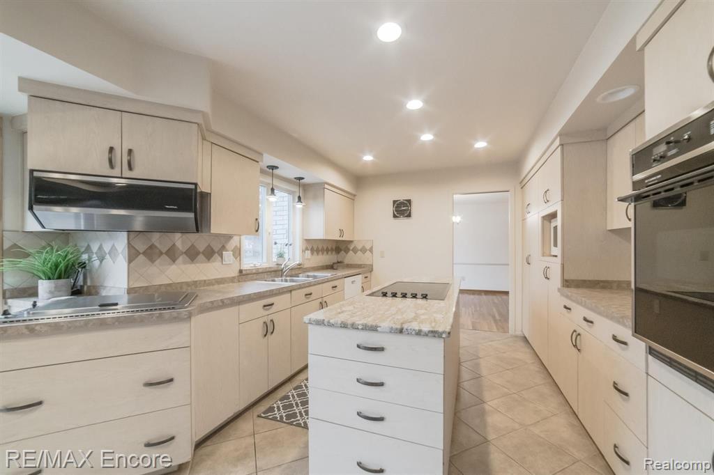 948 Spartan Court Rochester Hills, MI 48309 - Photo 14 of 41
