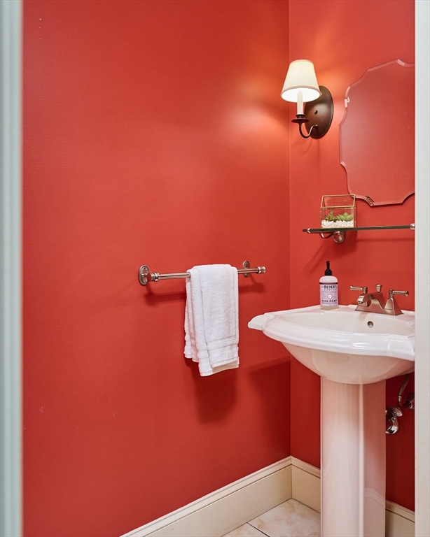 46 Sovereign Way Northampton, MA 01062 - Photo 18 of 42