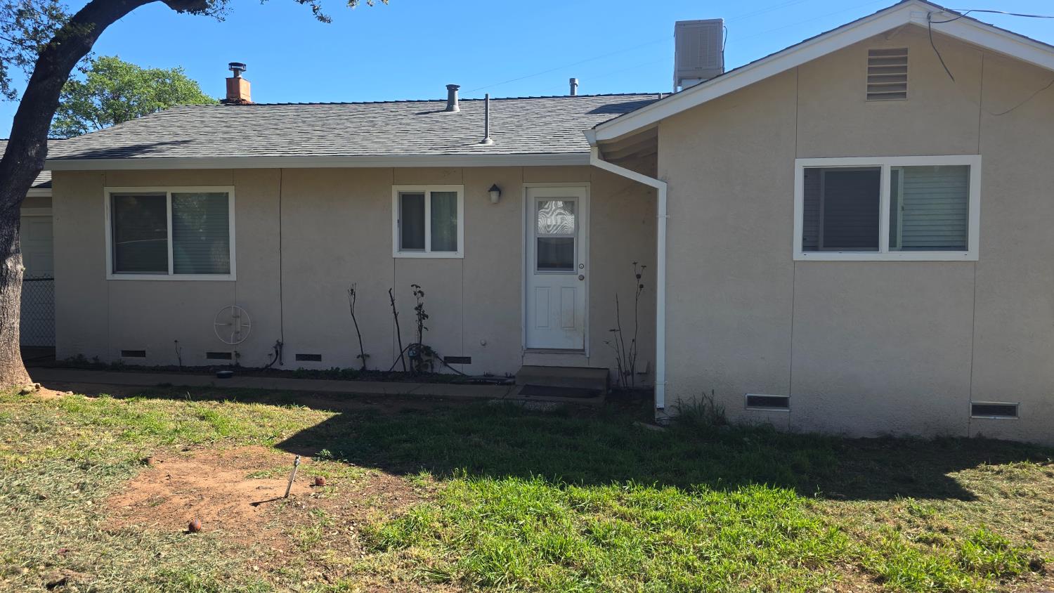 11592 Peoria Road Browns Valley, CA 95918 - Photo 22 of 49 a front view of a house