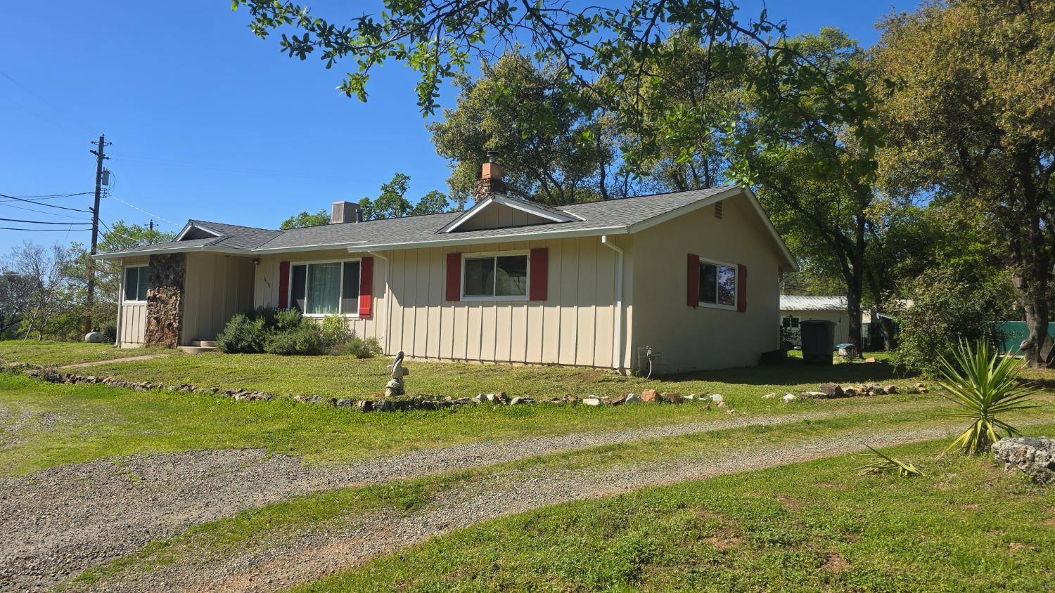 11592 Peoria Road Browns Valley, CA 95918 - Photo 28 of 49 a front view of a house with a yard
