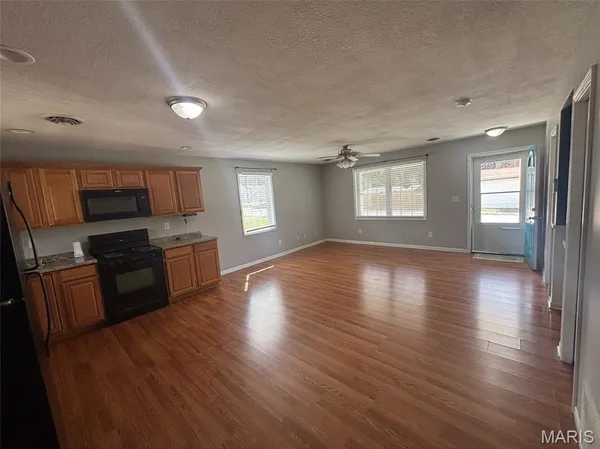 $169,000 | 406 Riverside Street, Hannibal, MO 63401