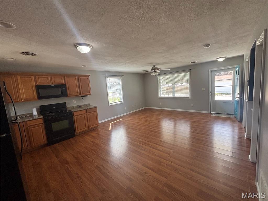 406 Riverside Street Hannibal, MO 63401 - Photo 2 of 11