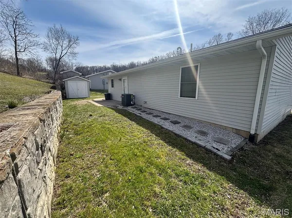 $169,000 | 406 Riverside Street, Hannibal, MO 63401