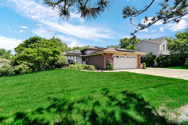 $550,000 | 3252 87th Street, Darien, IL 60561