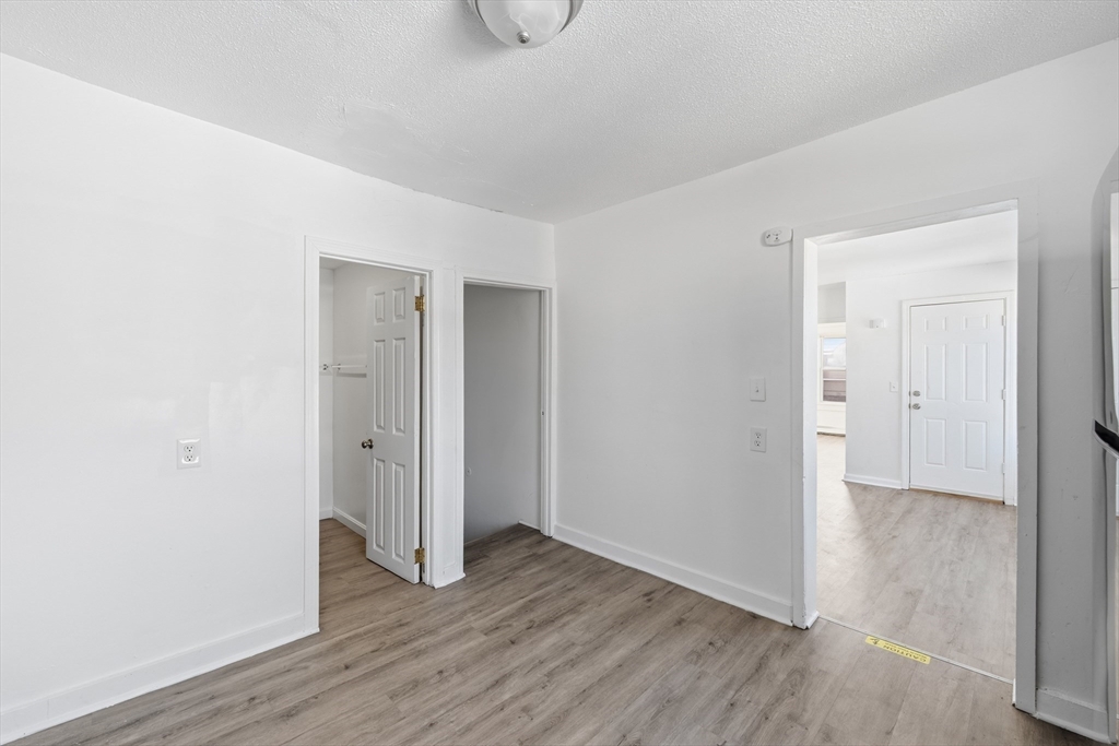 5 Floyd Street Lowell, MA 01852 - Photo 7 of 35