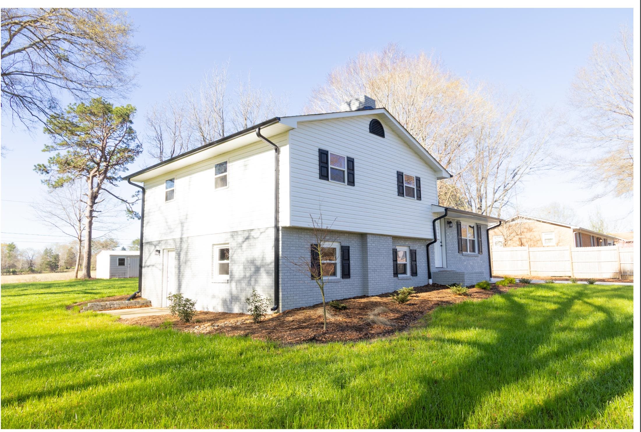 304 Scenic View Drive Chesnee, SC 29323 - Photo 3 of 32