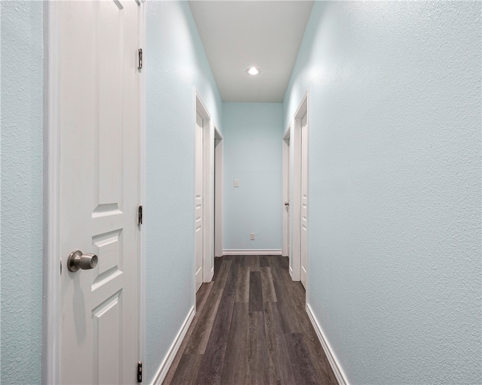 4033 Laguna Shores Road Corpus Christi, TX 78418 - Photo 10 of 30