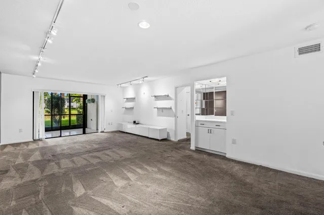 $69,900 | 34 Southport Lane, Unit E, Boynton Beach, FL 33436