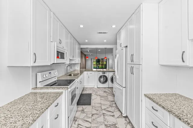 $69,900 | 34 Southport Lane, Unit E, Boynton Beach, FL 33436