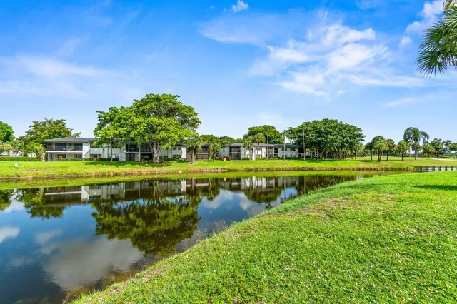 $69,900 | 34 Southport Lane, Unit E, Boynton Beach, FL 33436