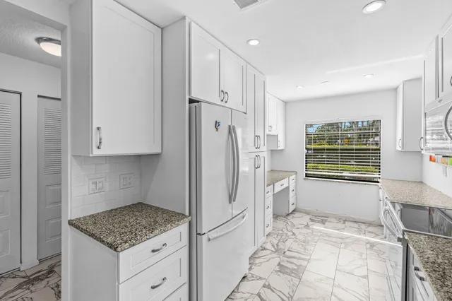 $69,900 | 34 Southport Lane, Unit E, Boynton Beach, FL 33436