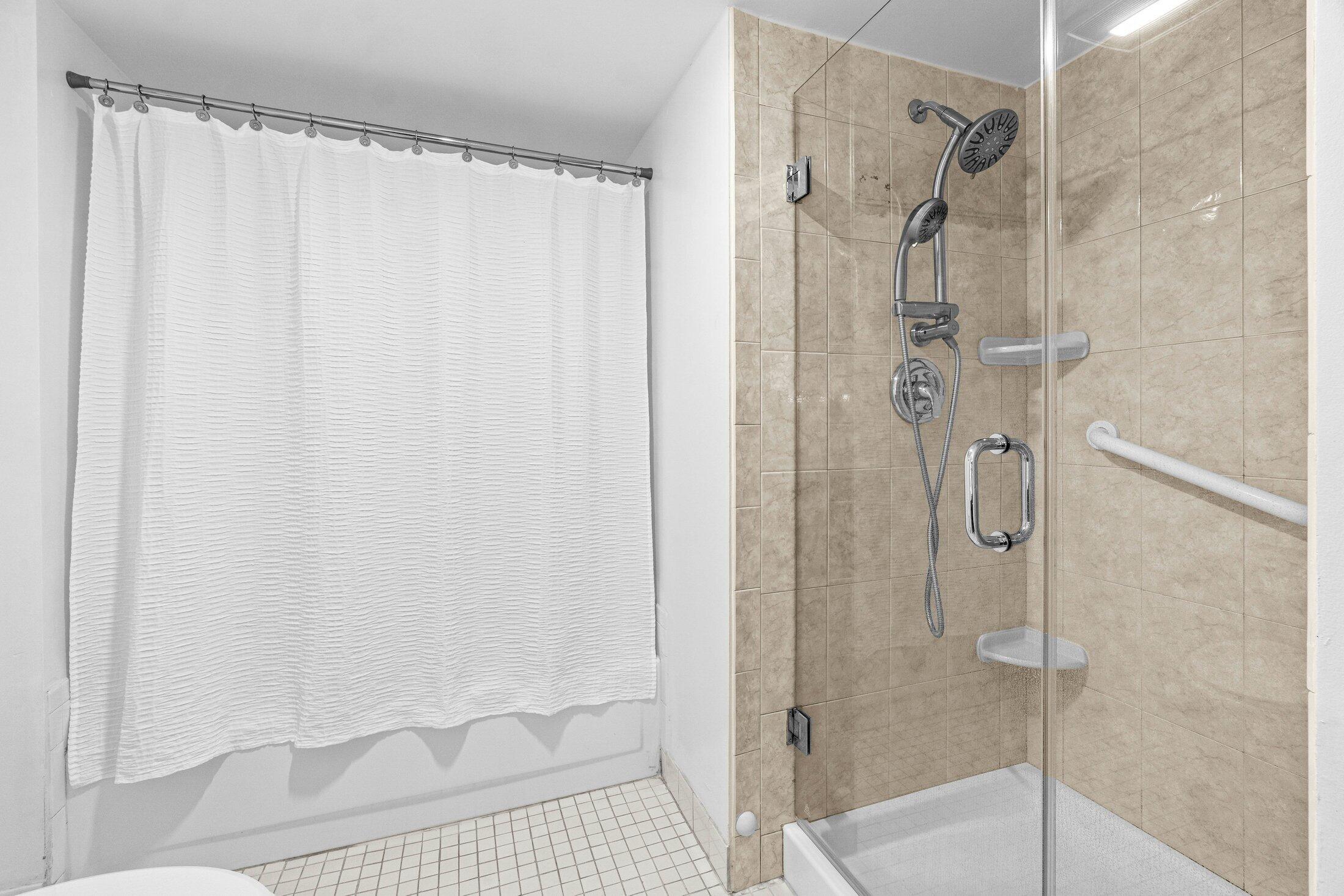 34 Southport Lane, Unit E Boynton Beach, FL 33436 - Photo 8 of 55 Primary bath