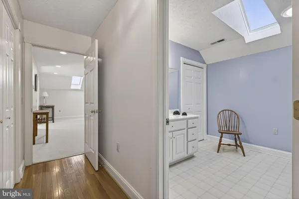 $985,000 | 256 Cliffside Drive, Edinburg, VA 22824