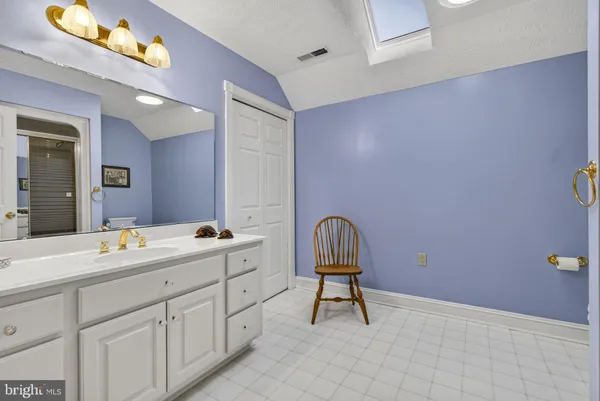 $985,000 | 256 Cliffside Drive, Edinburg, VA 22824