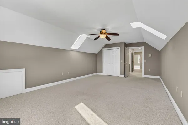 $985,000 | 256 Cliffside Drive, Edinburg, VA 22824