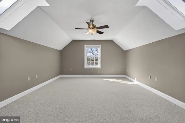 $985,000 | 256 Cliffside Drive, Edinburg, VA 22824