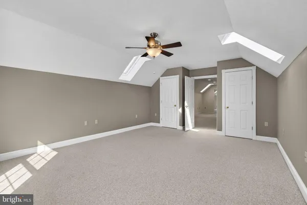 $985,000 | 256 Cliffside Drive, Edinburg, VA 22824