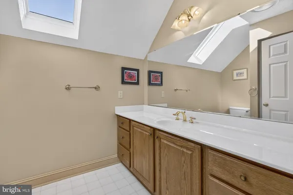 $985,000 | 256 Cliffside Drive, Edinburg, VA 22824